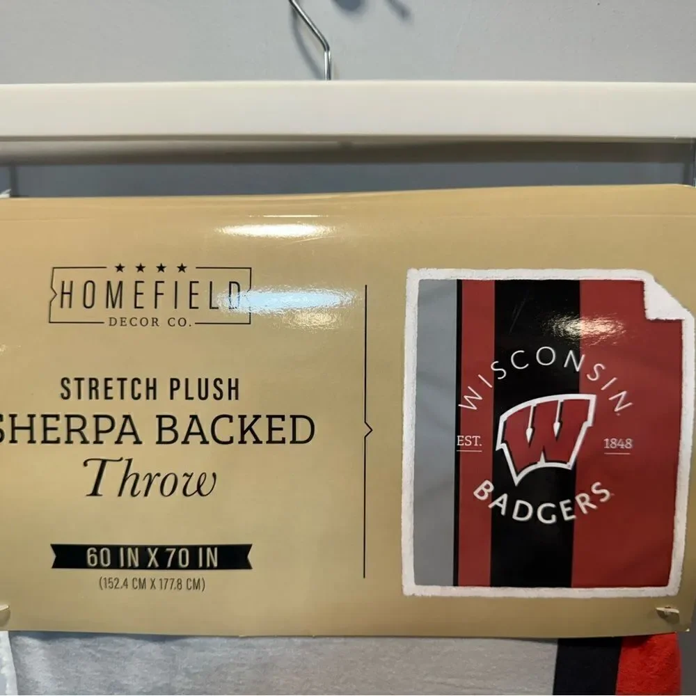 NWT Homefield stretch, plush Sherpa backed throw Wisconsin 60”X 70”